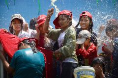 Myanmar - Yangon - Wasserfest