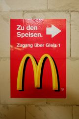 ffvl005

Auch wenn ich gerne mal einen Hamburger esse,
zum Überschreiten der Eisenbahngleise konnte ich mich doch nicht entschließen.

Entdeckt habe ich dieses makabere Hinweisschild
im Hauptbahnhof Wuppertal während des Umbaues.

Techn. Details:
